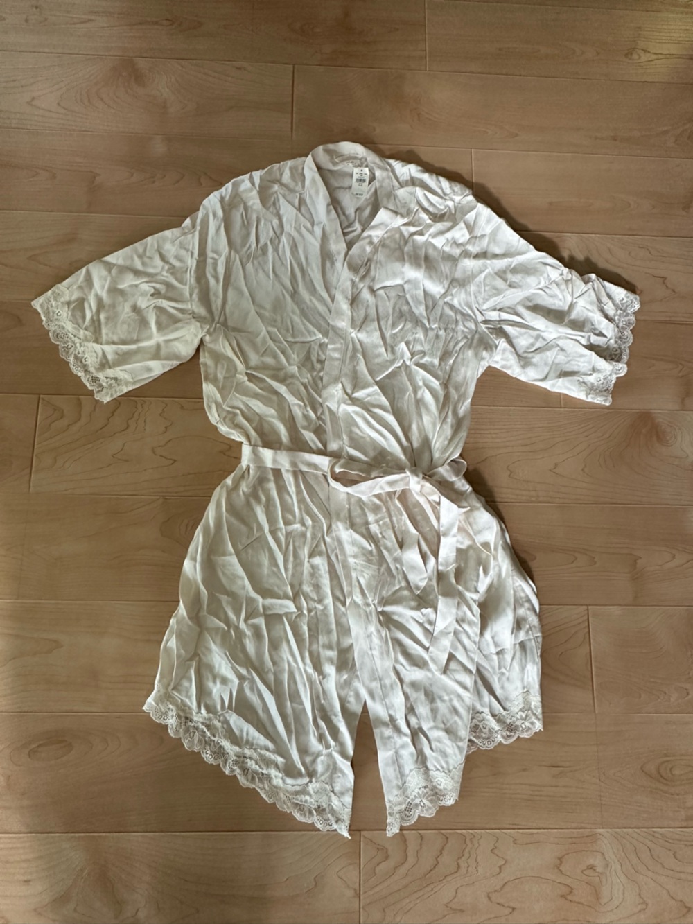 Aerie Off-Duty Satin Robe in cream size medium NWT - Picture 6 of 13